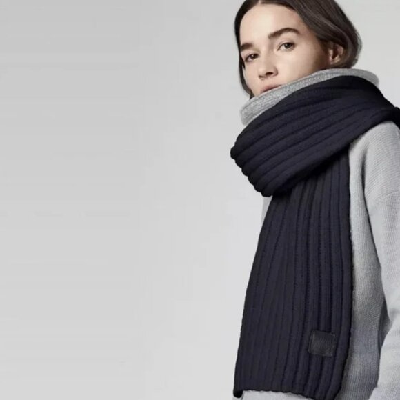 Robert Mackie x Canada Goose Colorblock Ribbed 100% Wool Scarf - Picture 2 of 7